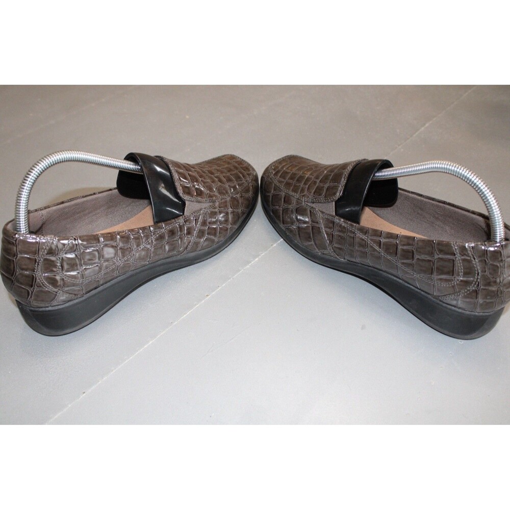 Clarks Collection Womens Gael Angora Loafer Shoes Brown Crocodile Embossed Sz 10 - Picture 5 of 8